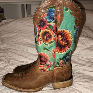 Women’s floral boots